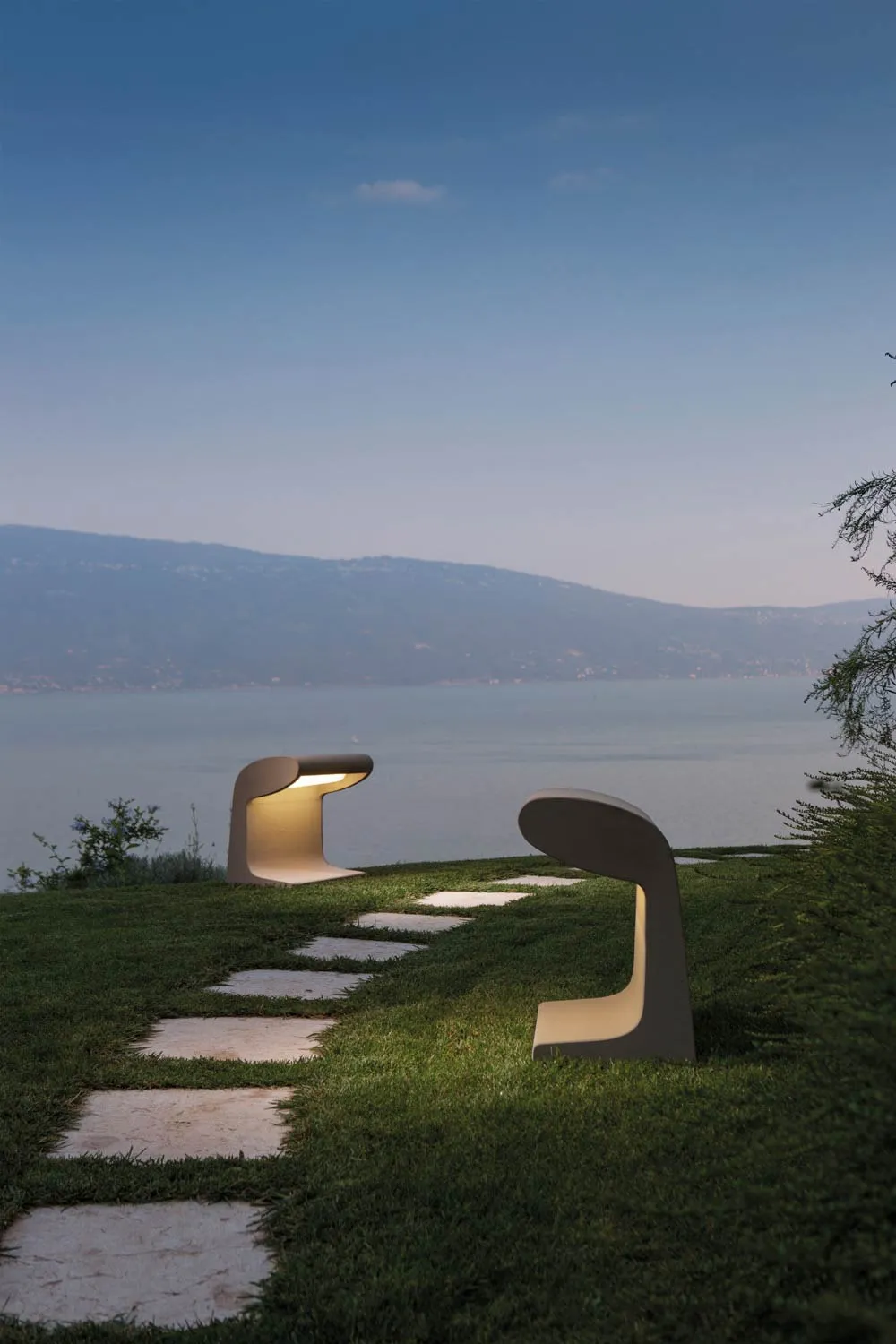 BORNE BÉTON GRANDE Floor Lamp